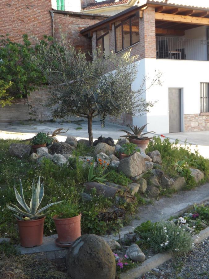 Domus Amica Bed and Breakfast Lu (Piedmont) Buitenkant foto